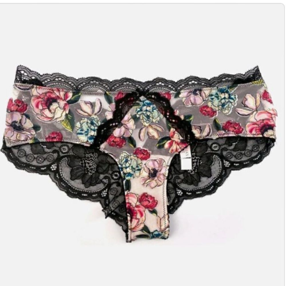 Victorias Secret Very Sexy mesh flower appliqué Cheeky panty